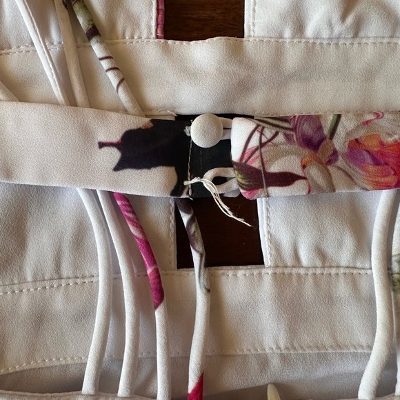 Fame and Partners Floral Maxi Dress Size 10 – Plunge Neck, Strappy Back (Read) - Picture 7 of 9